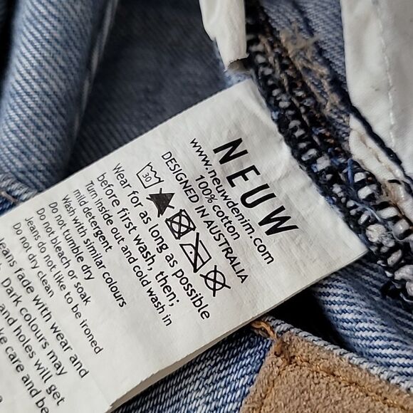 Neuw Blue Jean Shorts Distressed Raw Hem Size 14 - Picture 8 of 8